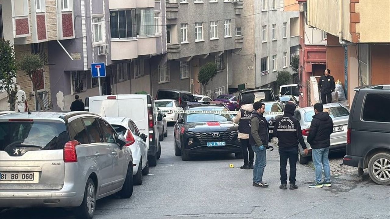 Esenler'de Boşanma Tartışması Cinayetle Sonuçlandı: Şüpheli İntihar Girişiminde Bulundu
