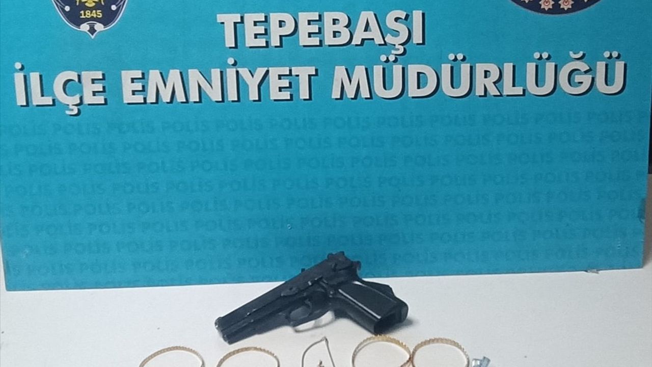 Eskişehir'de Dolandırıcılık Yapan 4 Şüpheli Yakalandı