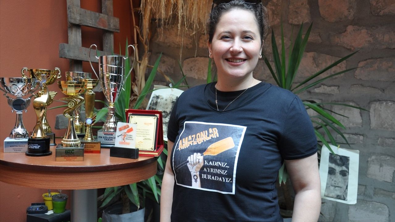 Eskişehir'in Amazon Kadınları, Birleşik Arap Emirlikleri'nde Kürek Çekiyor