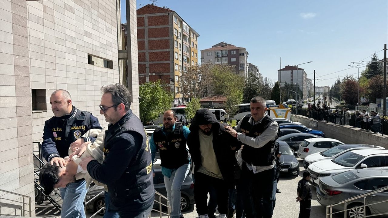 Eskişehir Merkezli Dolandırıcılık Operasyonu: 70 Şüpheli Yakalandı