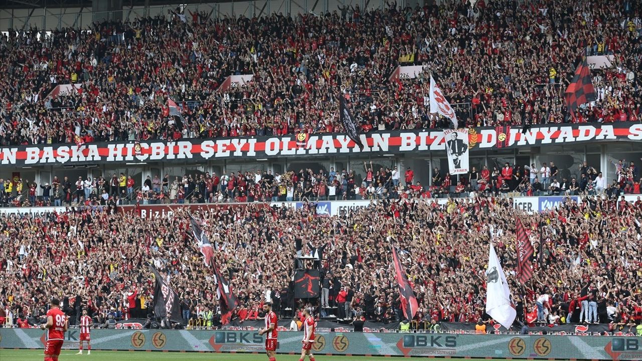 Eskişehirspor, 33 Bin 247 Seyirciyle Zafer Kazandı!