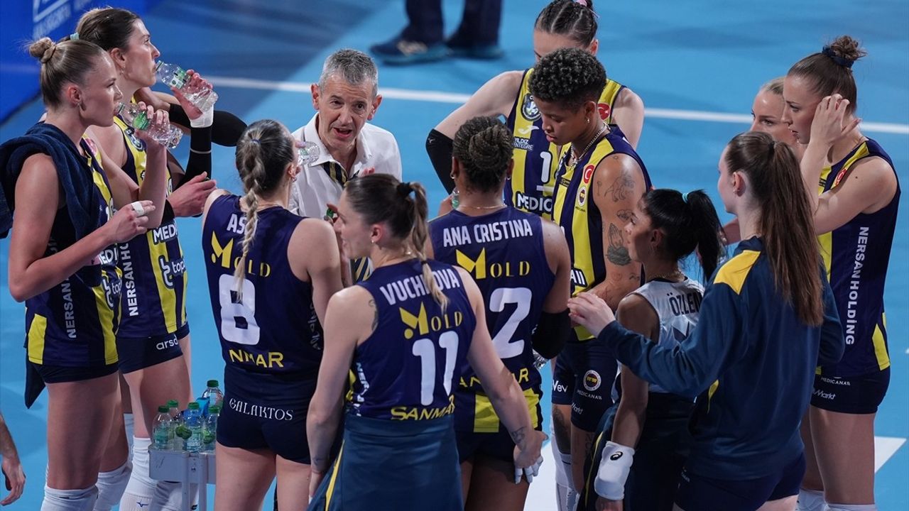 Fenerbahçe Medicana, AXA Sigorta Kadınlar Kupa Voley'de Şampiyon Oldu!