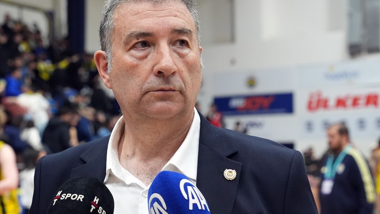 Fenerbahçe Opet, ÇİMSA ÇBK Mersin'i 77-70 Yendi: Mendez'den Övgü Dolu Açıklamalar