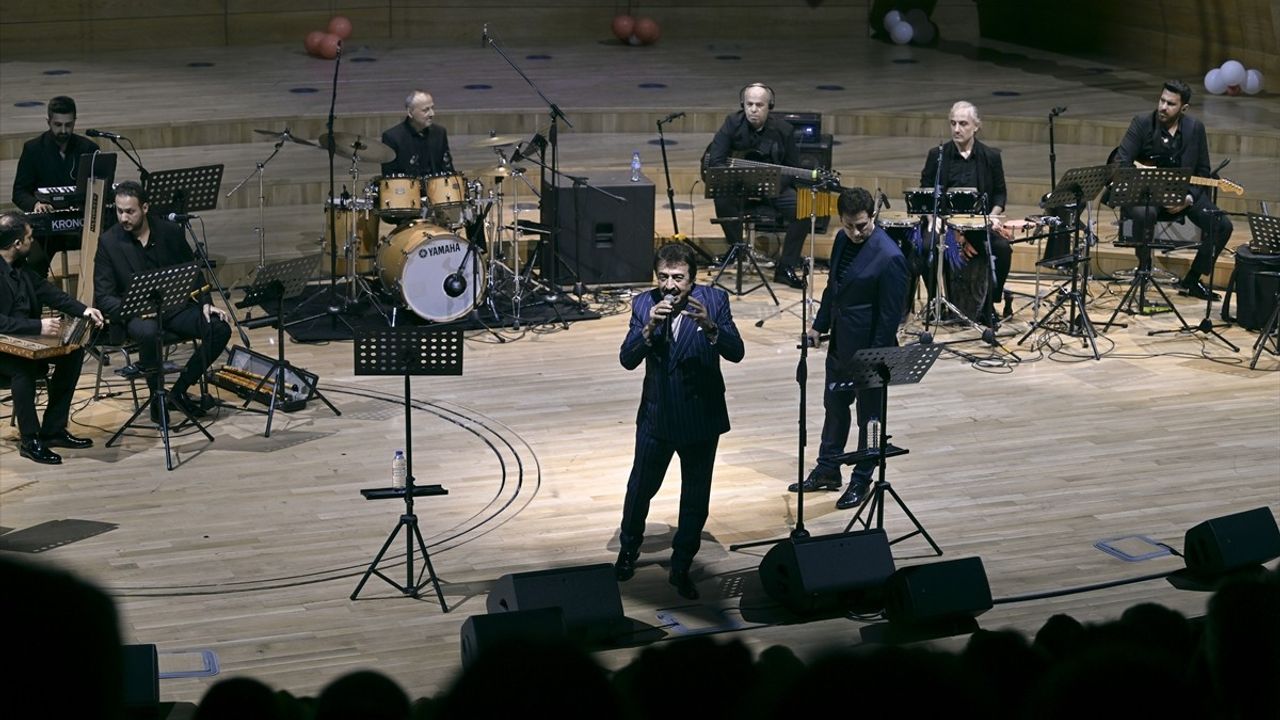 Ferdi Tayfur'un Anısına Duygu Dolu Konser