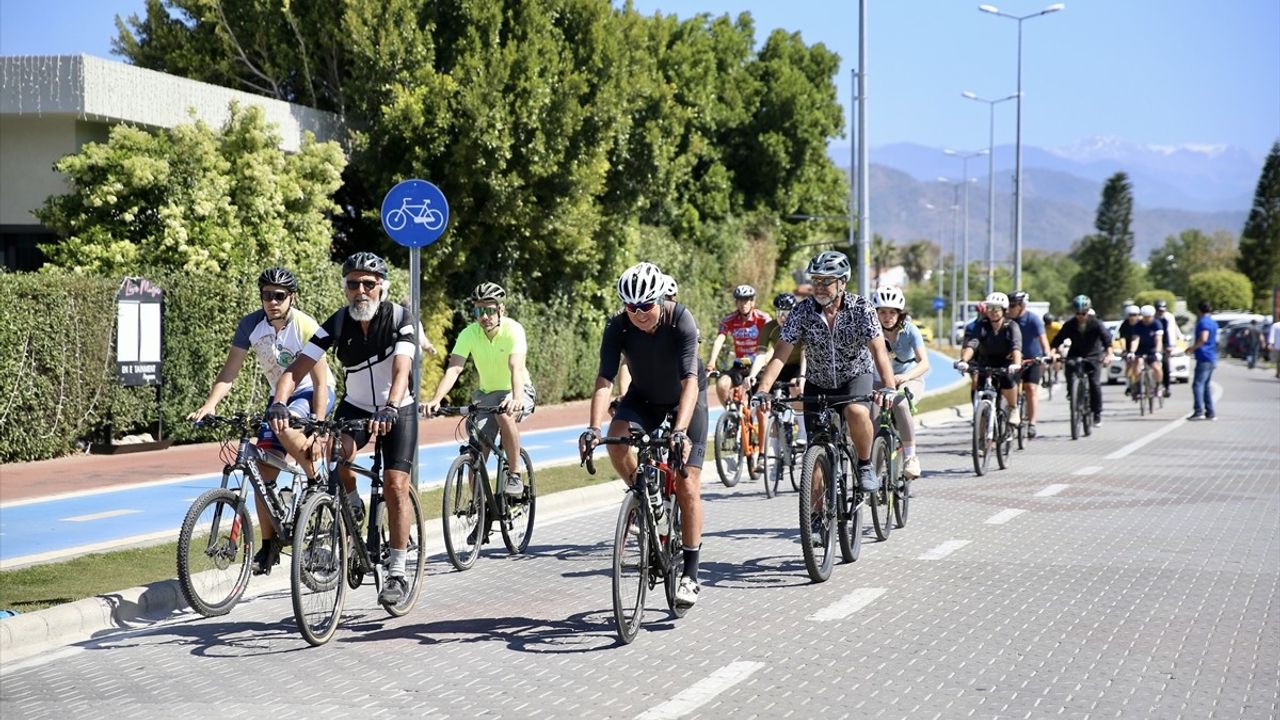 Fethiye'de Bisiklet Tutkunları Arkadaşlarını Unutmadı