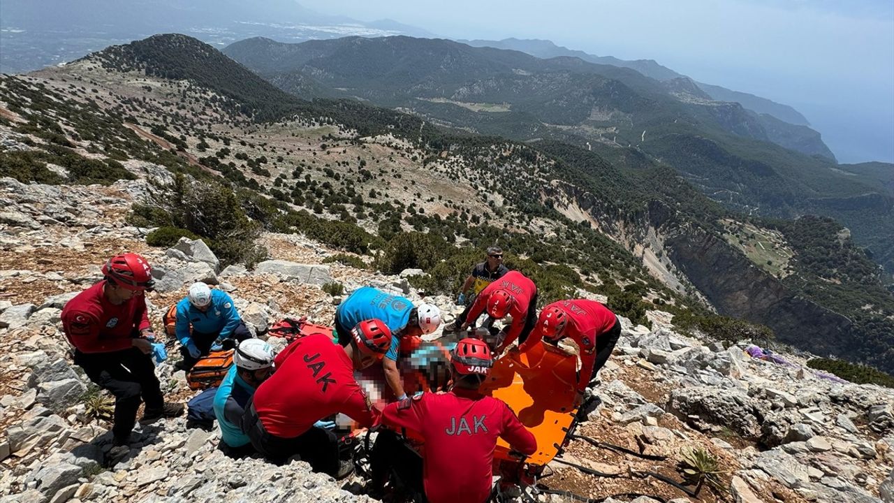Fethiye'de Yamaç Paraşütü Faciası: Pilot ve Yolcu Hayatını Kaybetti
