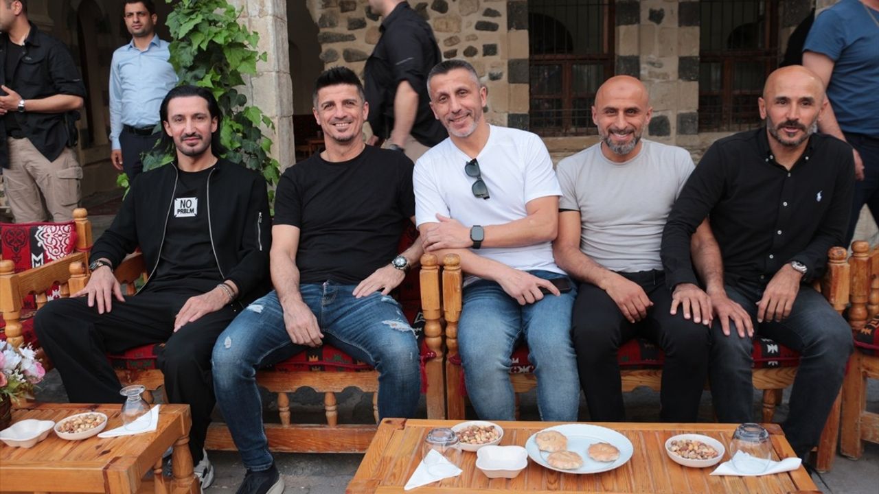 Galatasaraylı Eski Futbolcular, Cizreli Gençlerle Buluştu