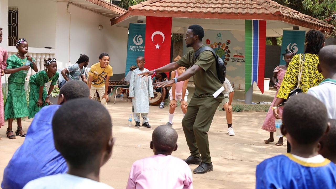 Gambiya'da 23 Nisan Ulusal Egemenlik ve Çocuk Bayramı Coşkuyla Kutlandı