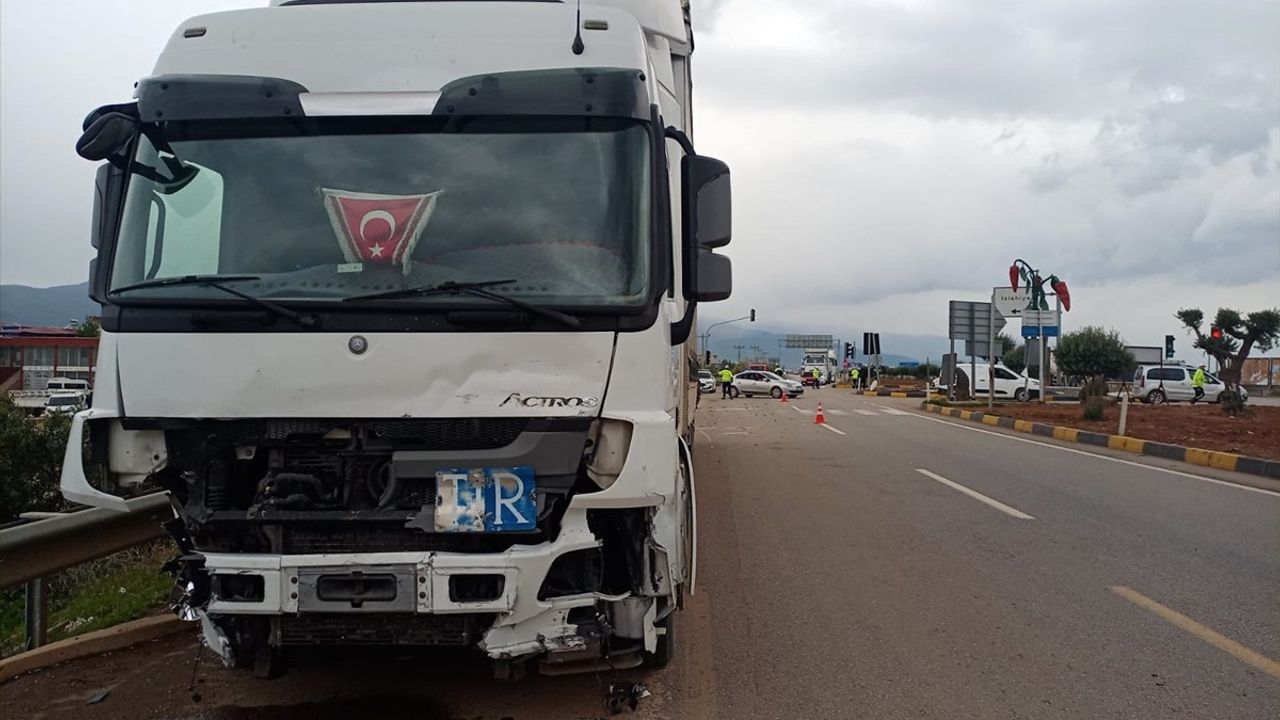Gaziantep’te Otomobil ile Tır Çarpıştı: 2 Kayıp