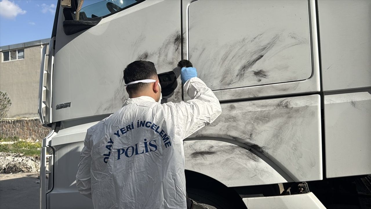 Gaziantep'te Tırın Çarptığı 5 Yaşındaki Çocuk Hayatını Kaybetti