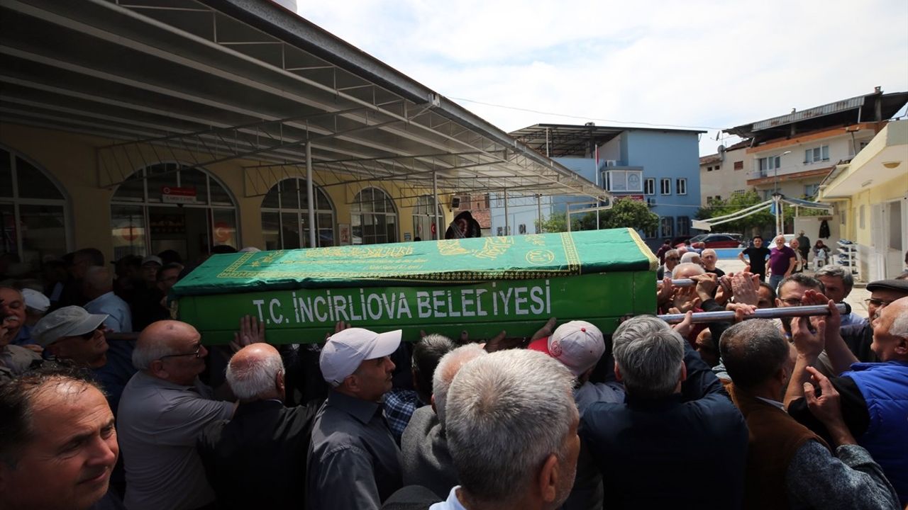 Göztepe'nin Eski Futbolcusu İbrahim Ertin Son Yolculuğuna Uğurlandı