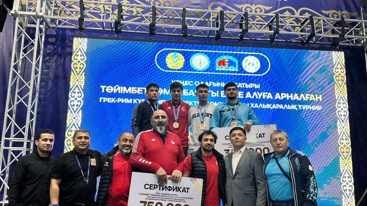 Grekoromen Güreş Milli Takımı Kazakistan'da 5 Madalya Kazandı