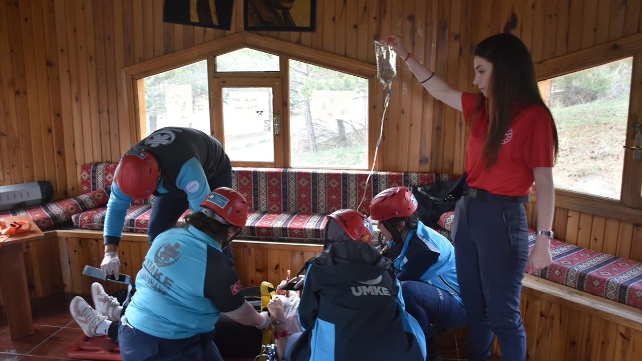 Gümüşhane'de Deprem Tatbikatı Gerçekleştirildi