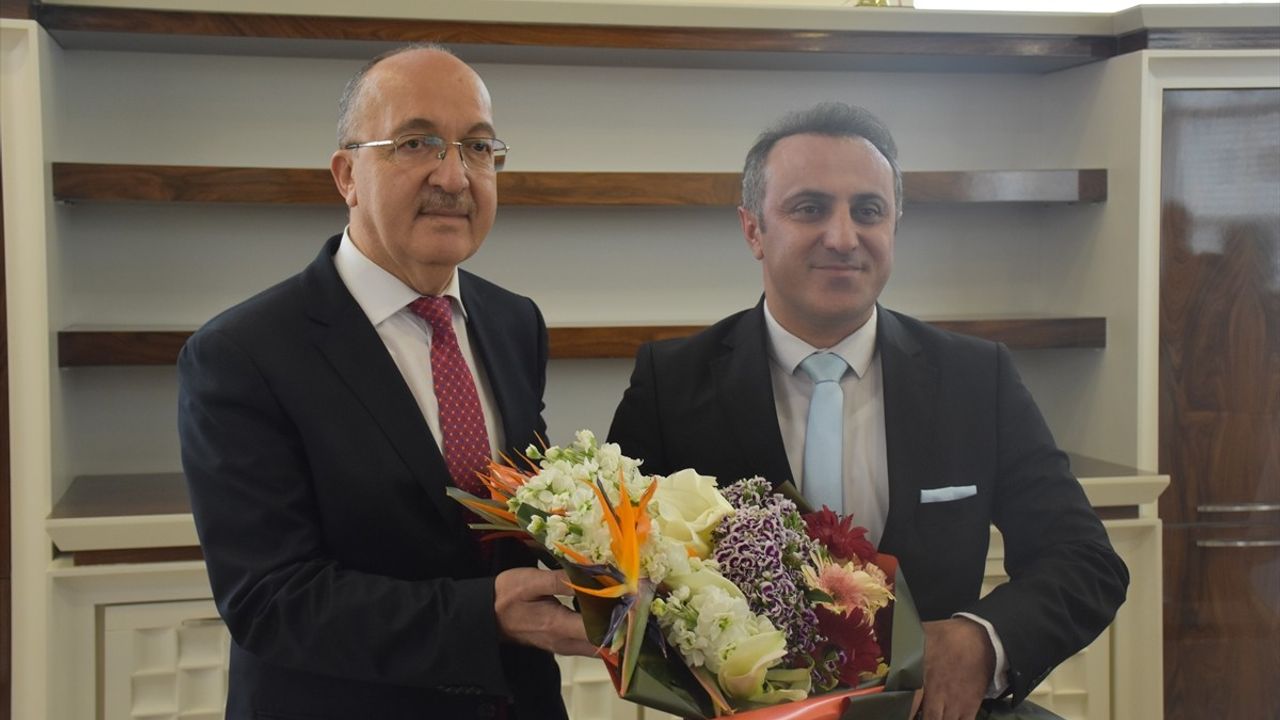 Gümüşhane Üniversitesi Rektörlüğü'ne Prof. Dr. Oktay Yıldız Atandı