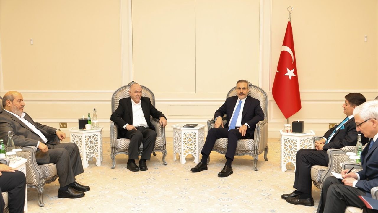 Hakan Fidan, Hamas Lideri ile Katar'da Görüştü