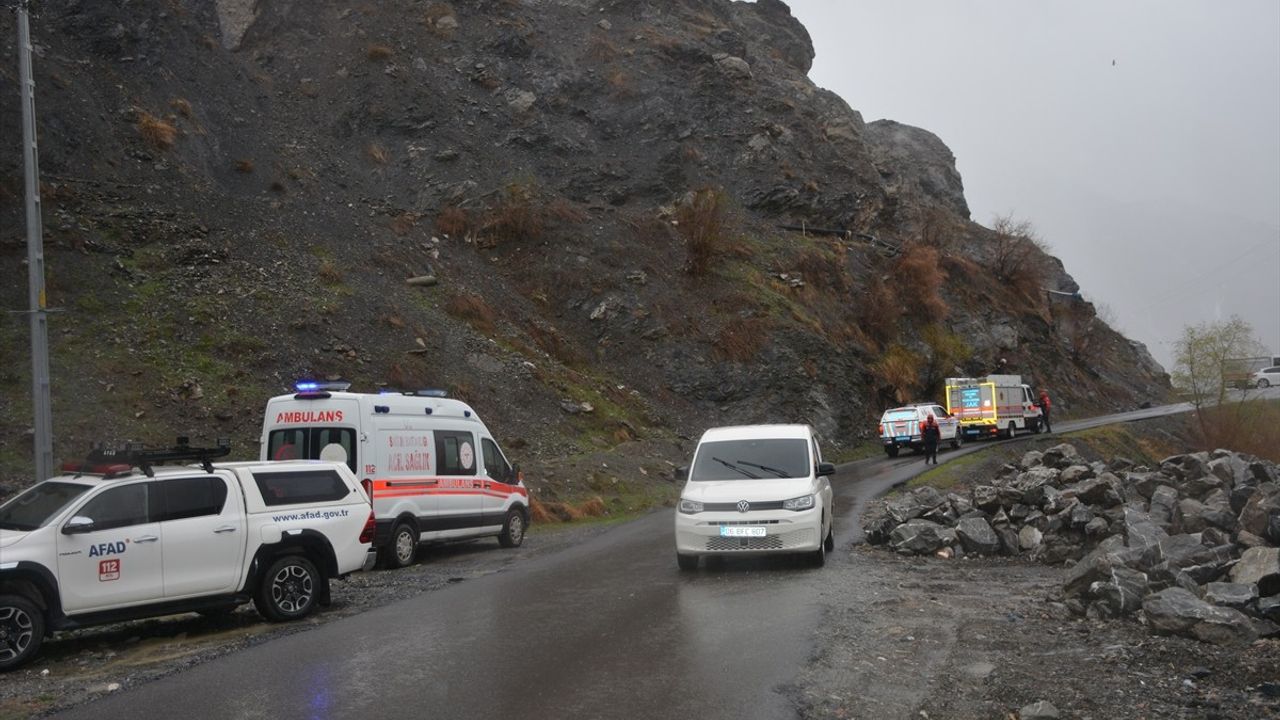 Hakkari'de Kaybolan 60 Yaşındaki Kadın İçin Arama Çalışması Başlatıldı