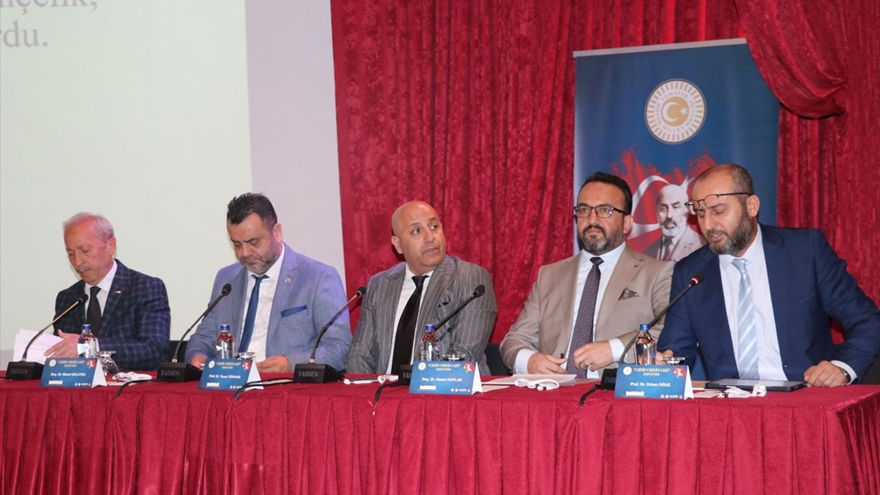 Hatay'da '4 Şehir 4 Mekan 4 Akif Sempozyumu' Gerçekleştirildi