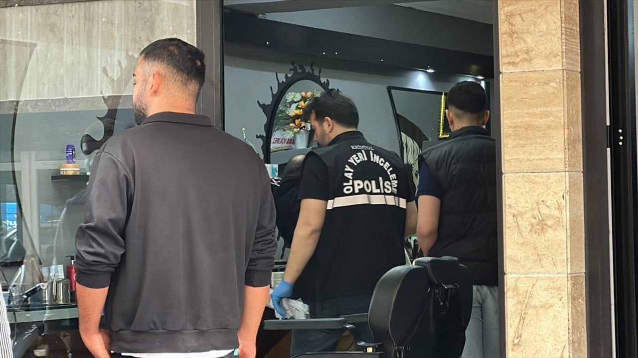 Hatay'da Berber Dükkanına Silahlı Saldırı: İki Yaralı