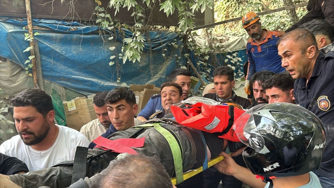 Hatay'da Devrilen Kamyonun Güvenlik Kamerası Görüntüleri Ortaya Çıktı