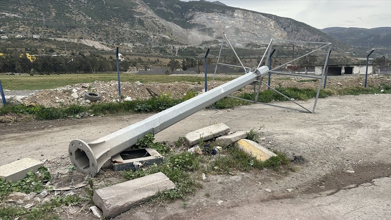 Hatay'da Fırtına Hayatı Olumsuz Etkiledi