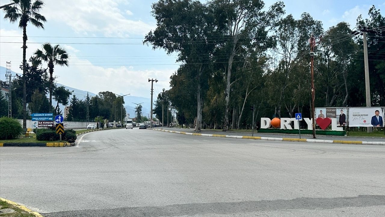 Hatay'da Kuduz Riski: Dörtyol'daki Mahalle Karantinaya Alındı