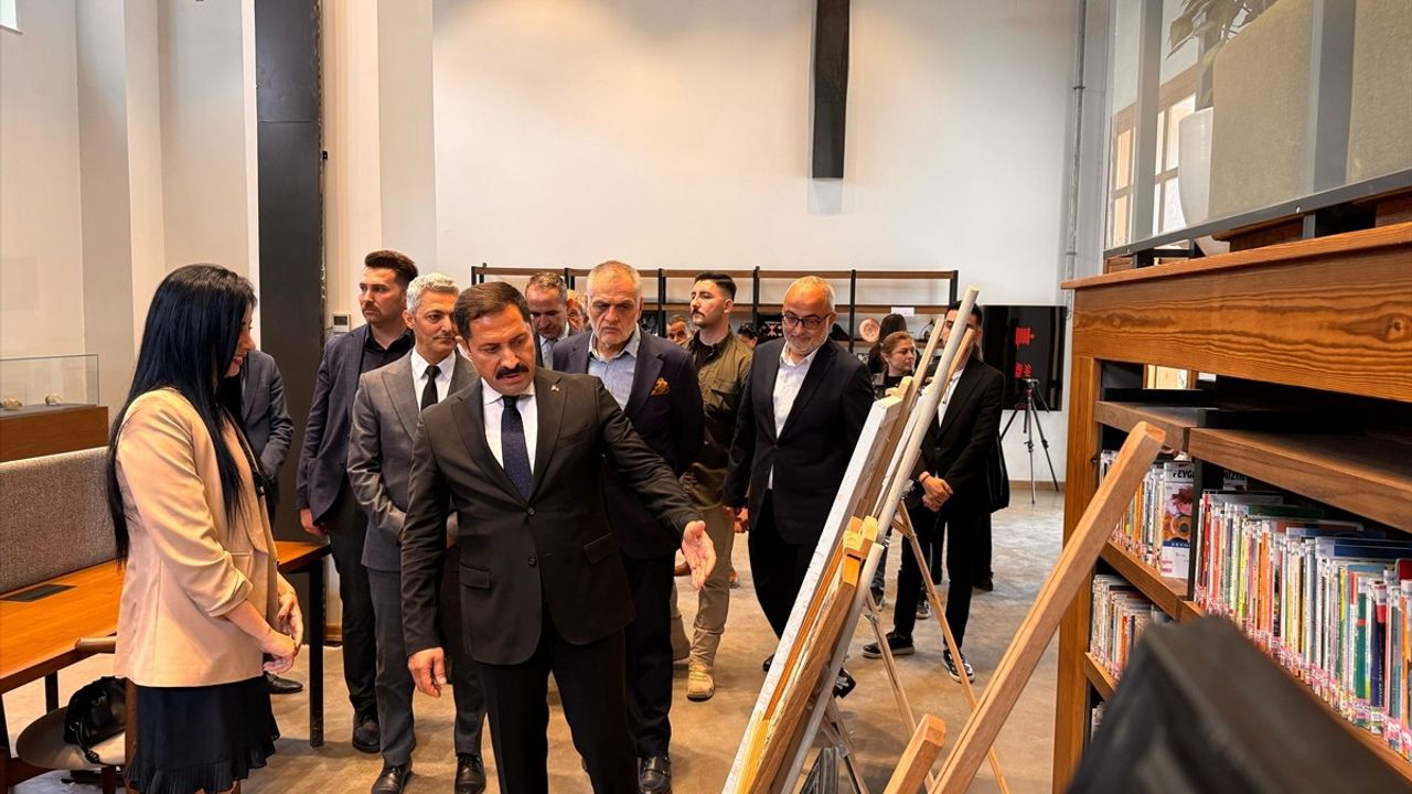 Hatay'da Kütüphanede Kitap Okuma Rekortmenleri Ödüllendirildi