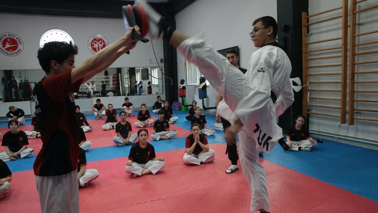 Hiperaktif Çocuk Tekvandoda Avrupa Şampiyonu Oldu