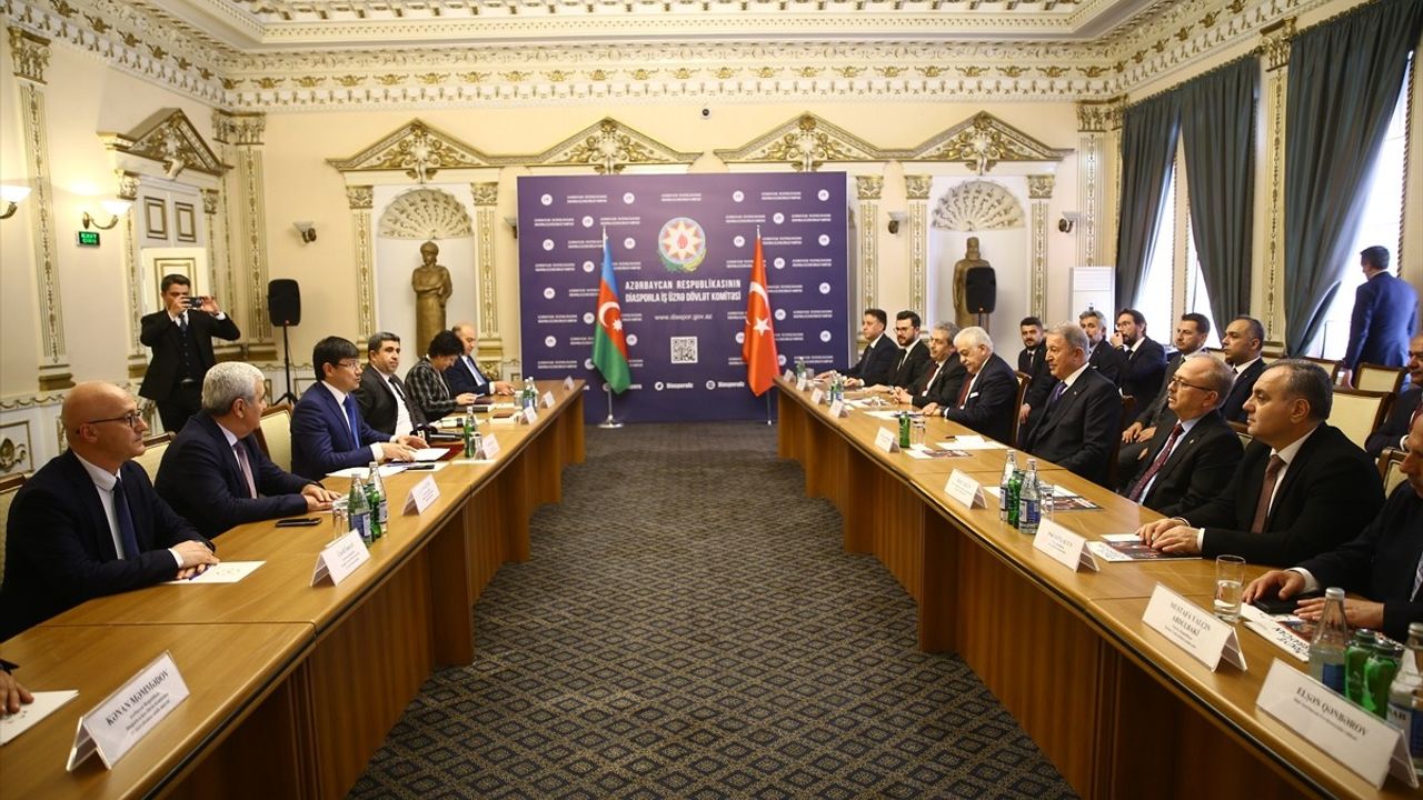 Hulusi Akar, Azerbaycan Diaspora Komitesi ile Kritik Görüşme Gerçekleştirdi