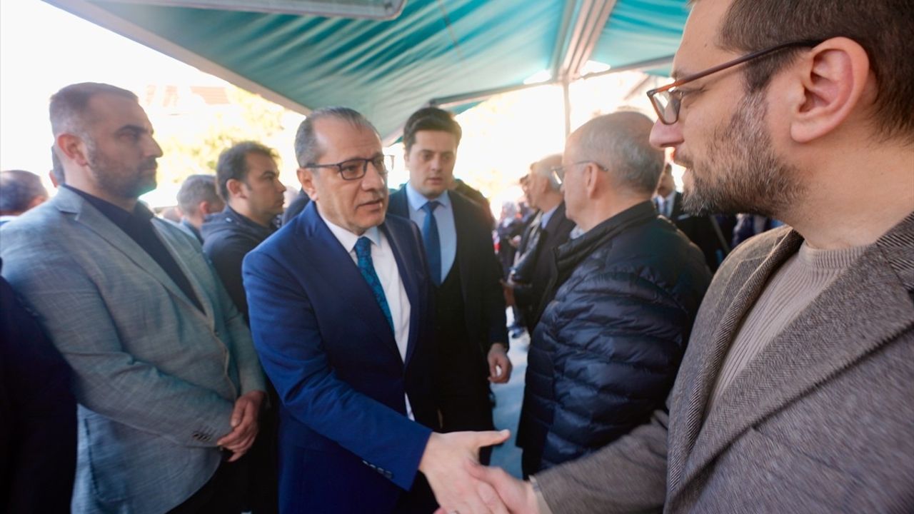 İBB AK Parti Grup Başkanvekili Zeynel Abidin Okul'un Babası Defnedildi