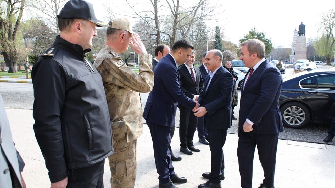 İçişleri Bakan Yardımcısı Aktaş, Erzincan'da Güvenlik Güçlerini Ziyaret Etti