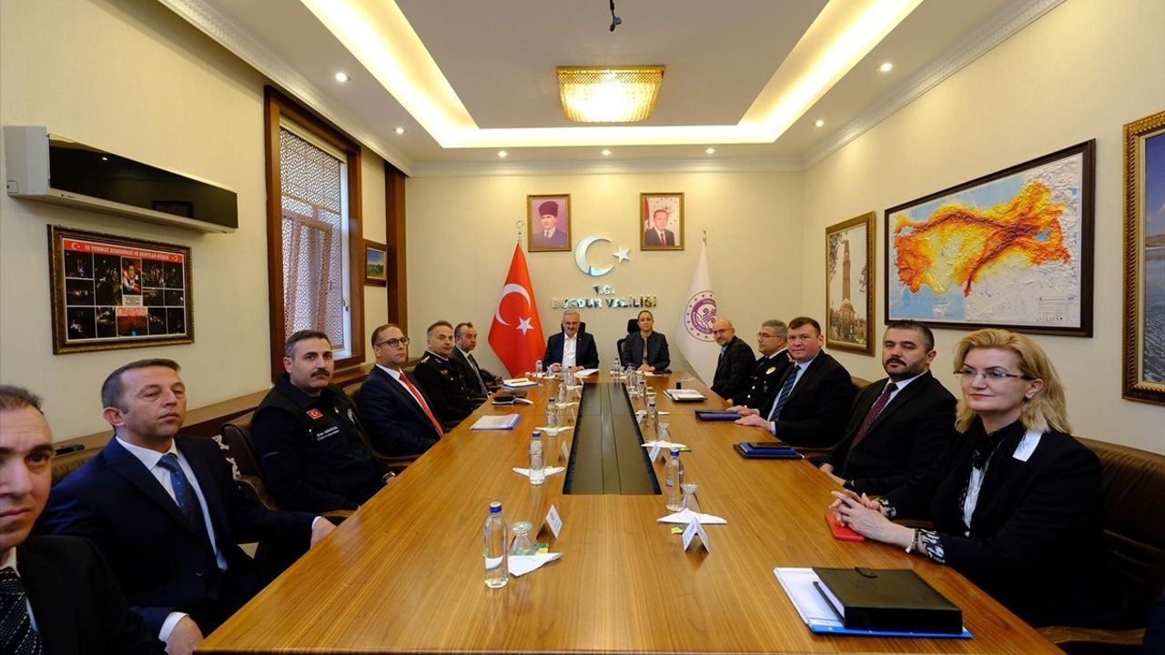 İçişleri Bakan Yardımcısı Karaloğlu: Sokak Hayvanları Sorununun Kökünden Çözülmesi Gerekiyor