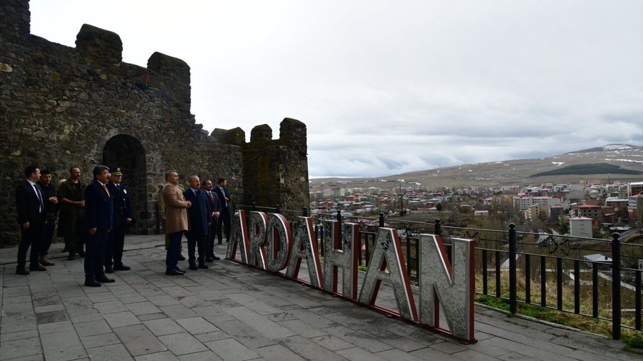 İçişleri Bakan Yardımcısı Turan Ardahan'da Sokak Güvenliği ve Hayvan Hakları Üzerine Konuştu