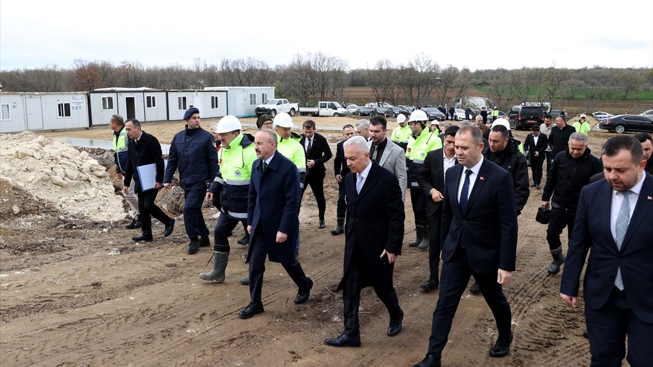 İçişleri Bakan Yardımcısı Turan Kırklareli'nde Protek Hayvan Rehabilitasyon Tesisi İnceledi