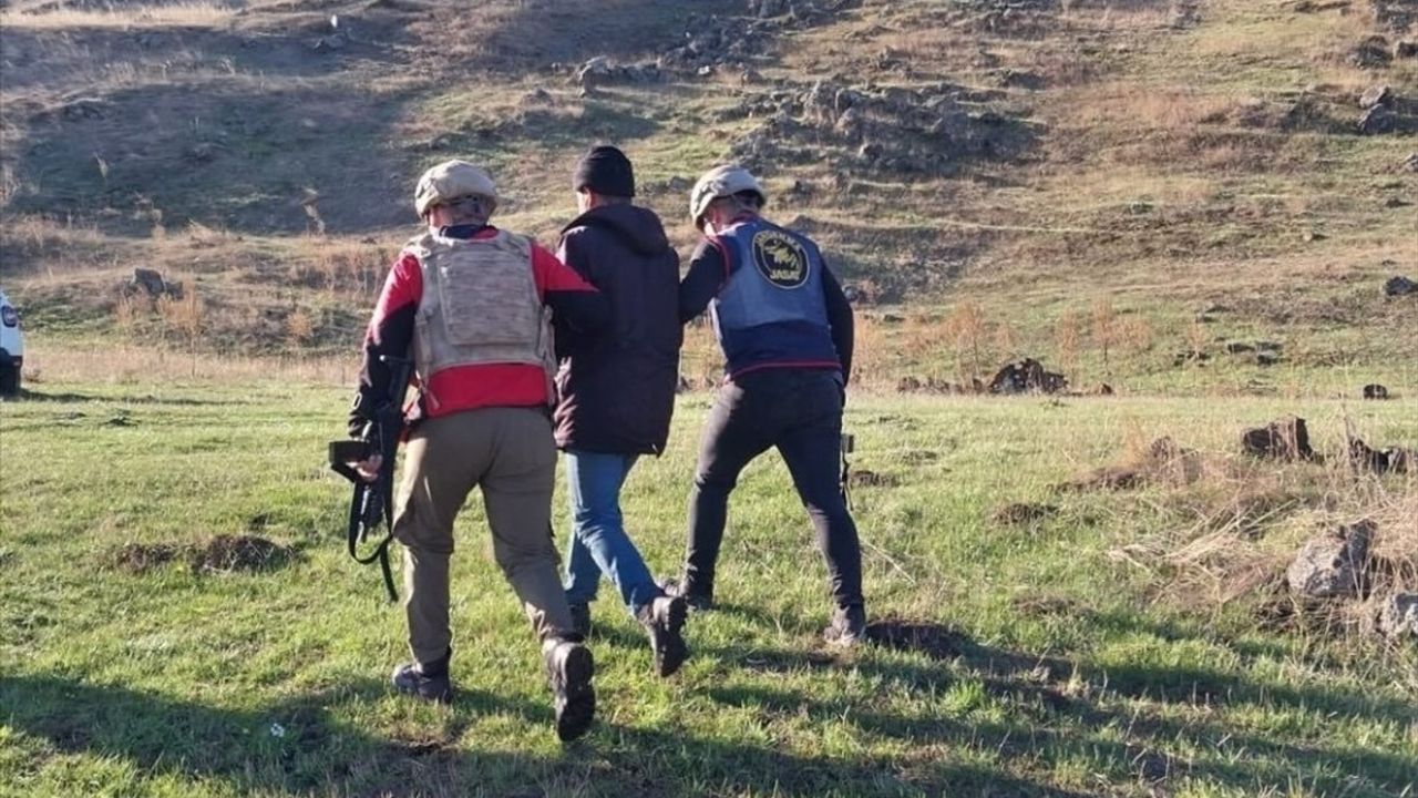 Iğdır'da Aranan Cinayet Hükümlüsü Ağrı Dağı'nda Yakalandı