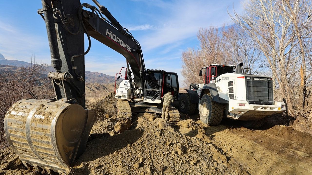 Iğdır Dağ Köylerinde Kış Onarımları Hızla Devam Ediyor