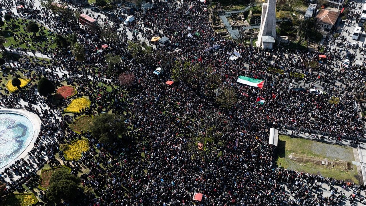 İHH'dan 'Gazze Ölüyor! Ayağa Kalk!' Yürüyüşü