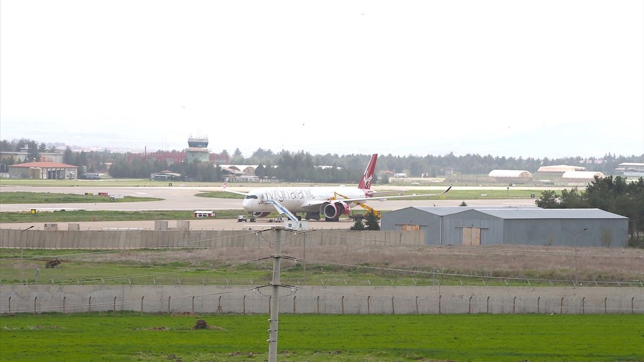 İngiltere'den Hindistan'a Giden Uçak, Acil İniş İçin Diyarbakır'a Yöneldi