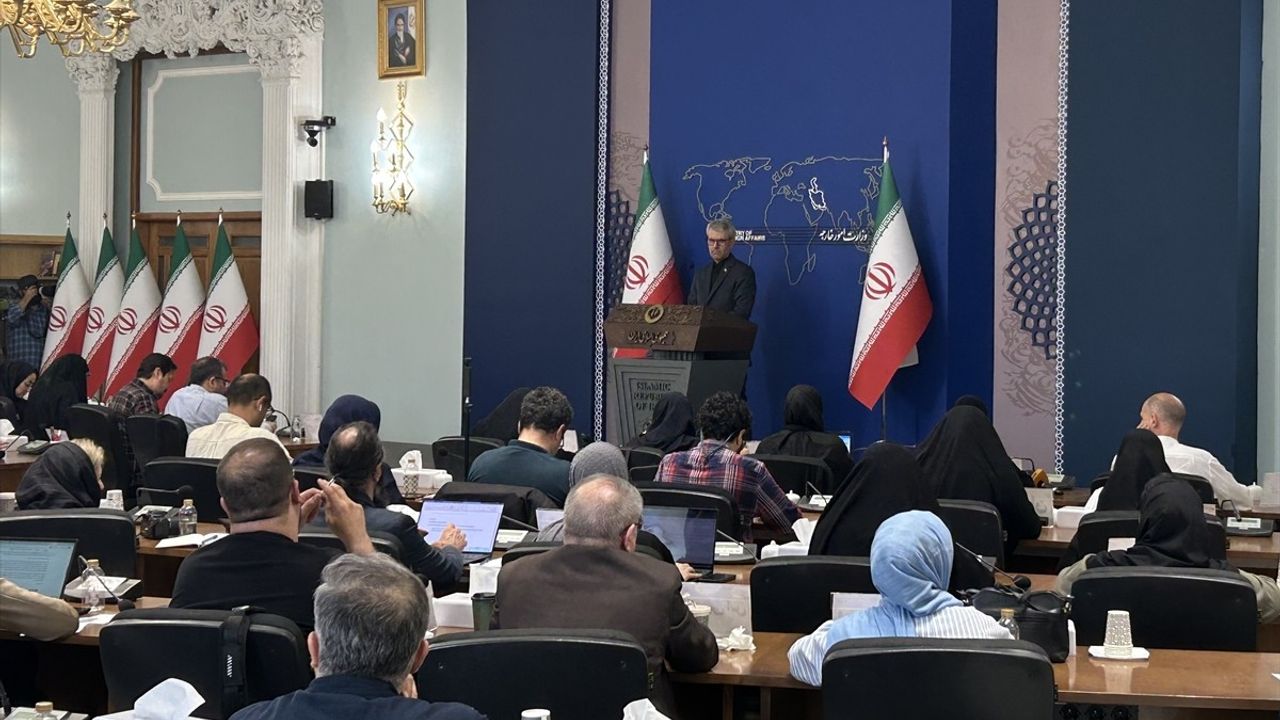 İran: İsrail'in Tehditlerine Yıkıcı Tepki Veririz