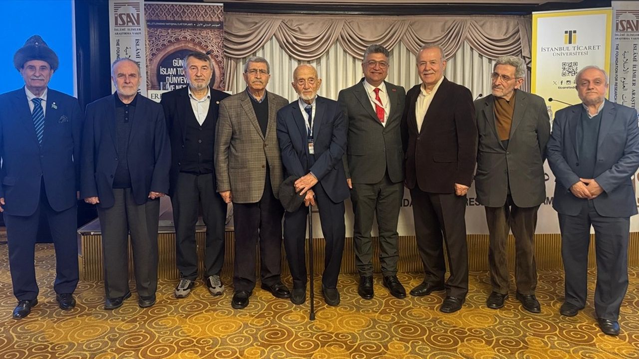 İSAV Toplantısında Dünyevileşme ve Nedenleri Tartışıldı