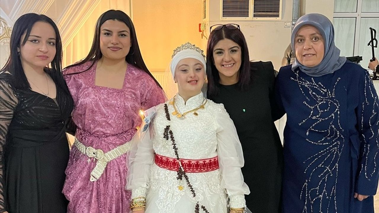 Ispartalı Down Sendromlu Rabia'nın Düğün Hayali Gerçekleşti