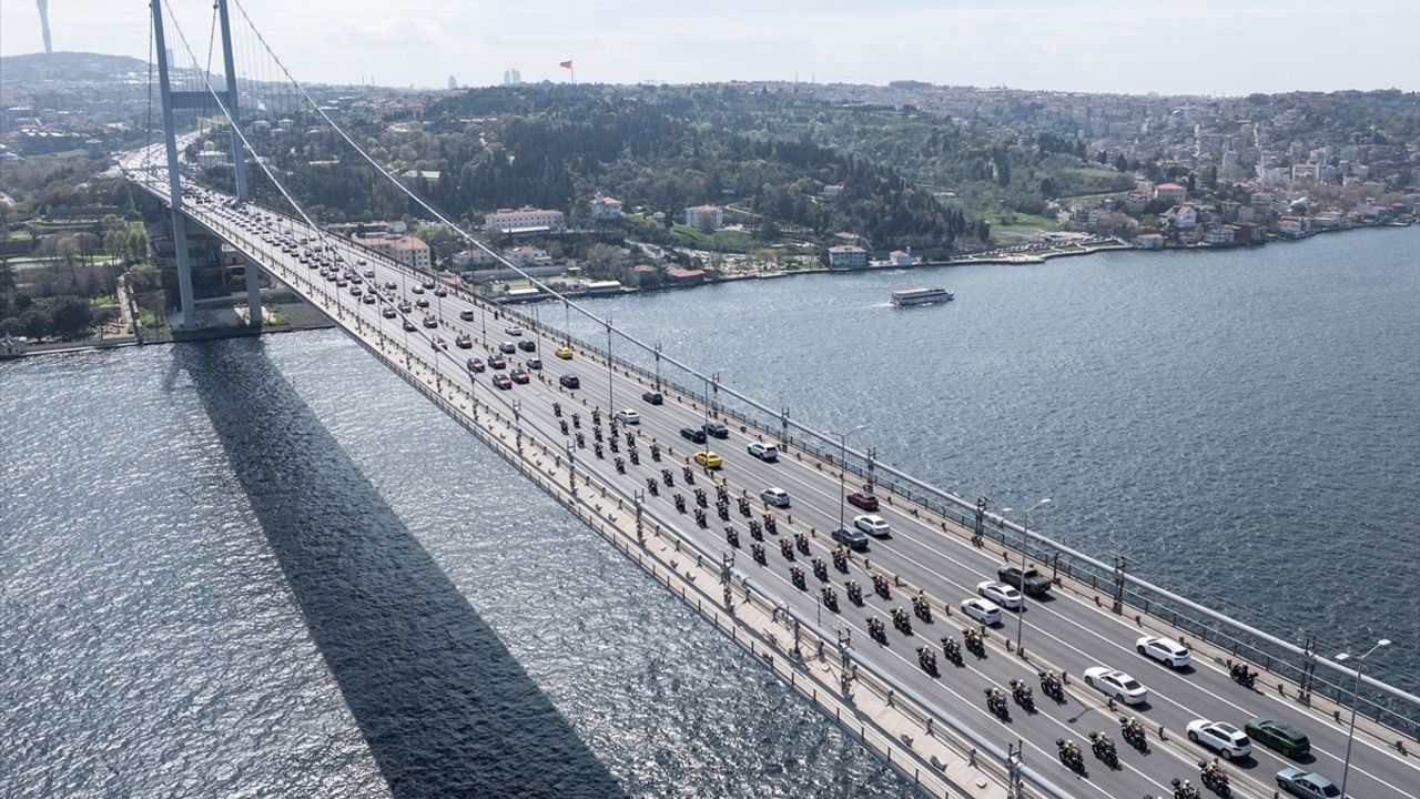 İstanbul'da 170 Araçlık Polis Korteji Düzenlendi