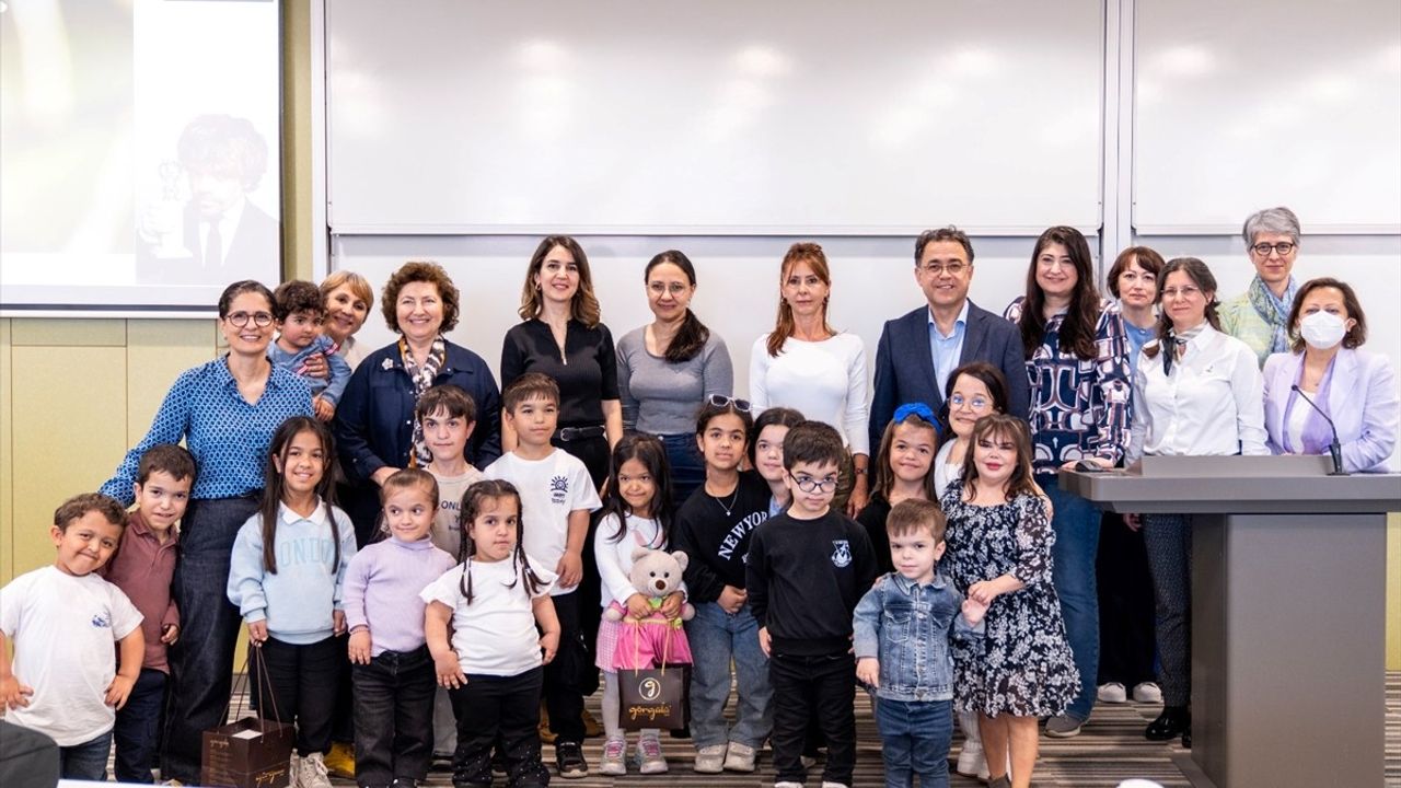 İstanbul'da 'Akondroplazi ile Yaşam' Programı Düzenlendi