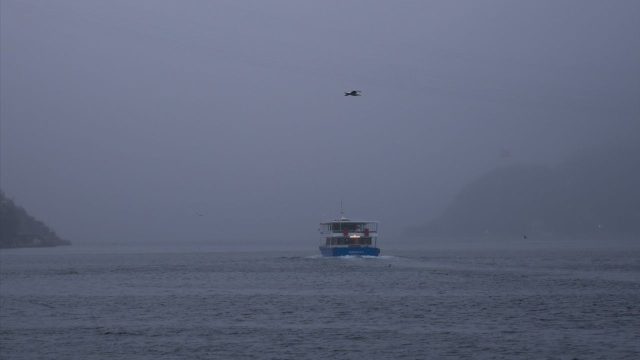 İstanbul'da Yoğun Sis Etkisi