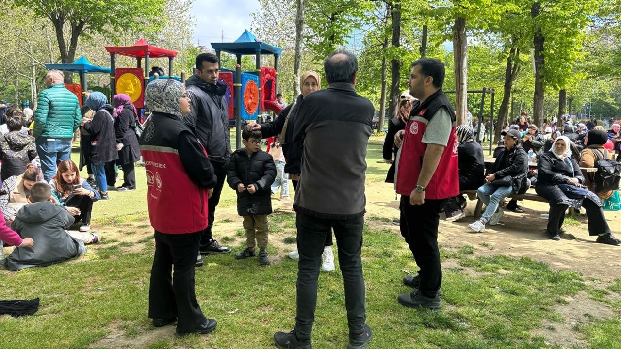 İstanbul'daki Depremzedelere Aile ve Sosyal Hizmetler Bakanlığı'ndan Psikososyal Destek