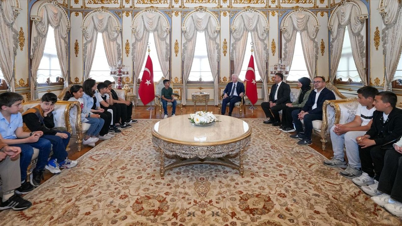 İstanbul Valisi Davut Gül, 5 İlden 21 Öğrenciyi Ağırladı