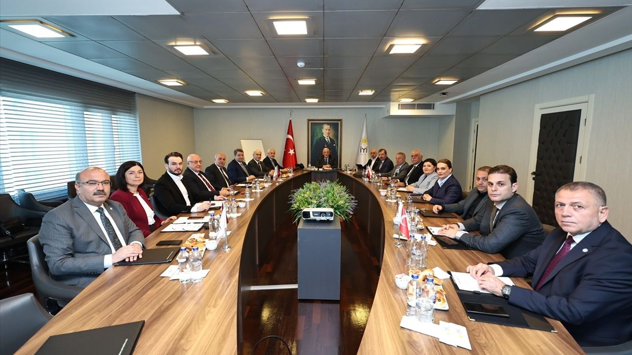 İYİ Parti Genel Başkanı Müsavat Dervişoğlu, Başkanlık Divanı'nı Topladı