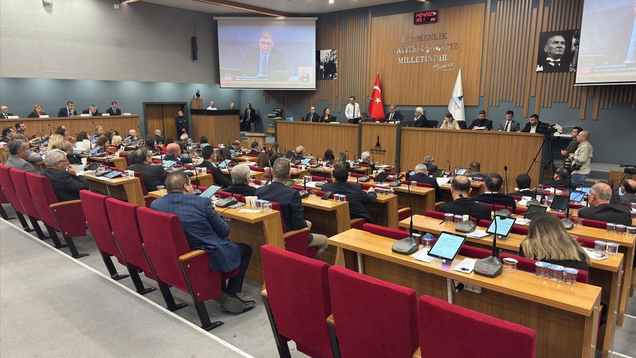 İzmir Büyükşehir Belediyesi'nde 2024 Denetim Komisyonu Raporu Görüşüldü