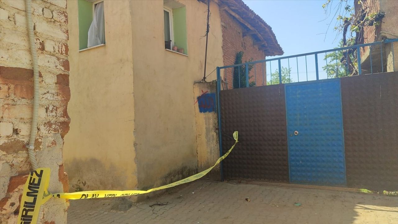 İzmir'de Arazi Anlaşmazlığı Sonrası Baba Oğlunu Vurdu