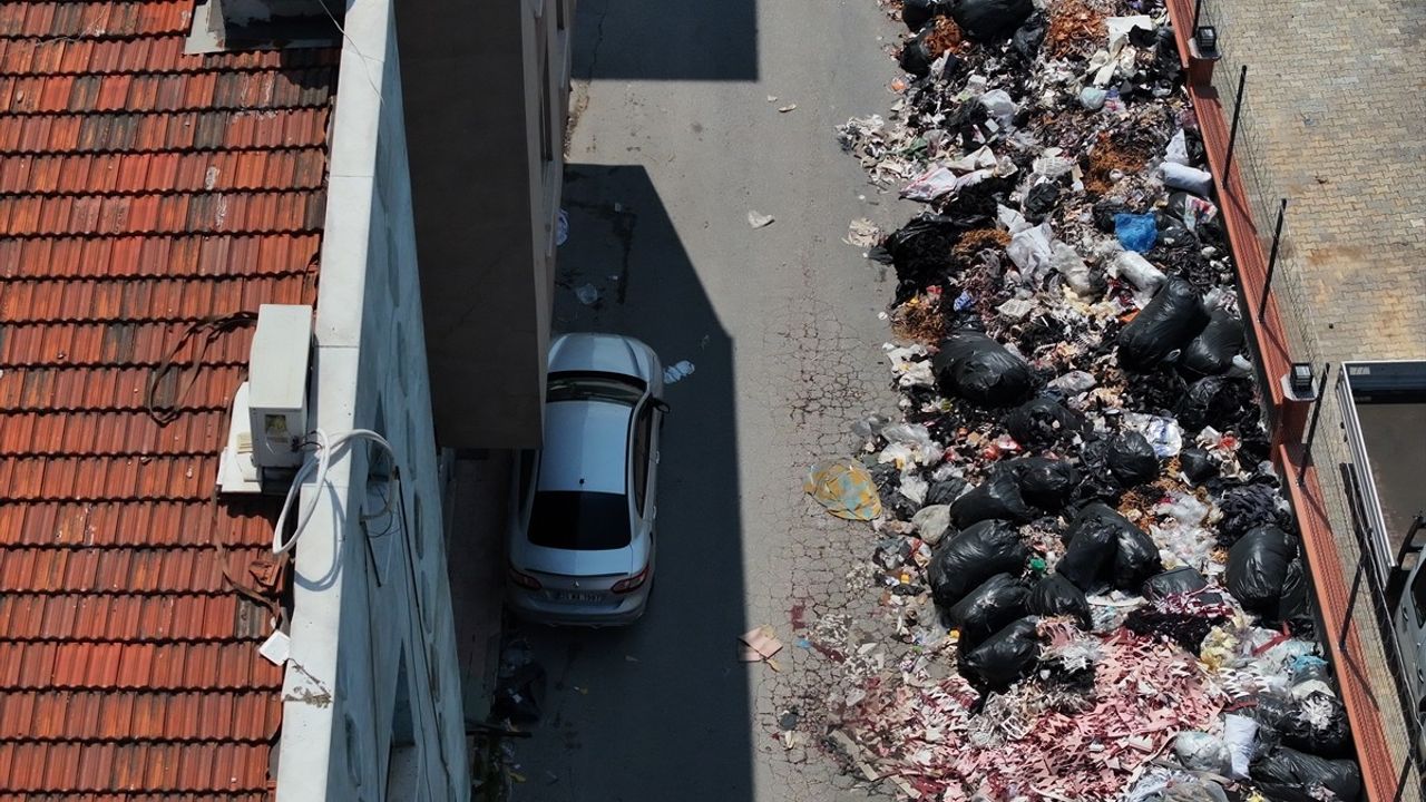 İzmir'de Ayakkabıcılar Sitesi'nde Atık Problemi Büyüyor