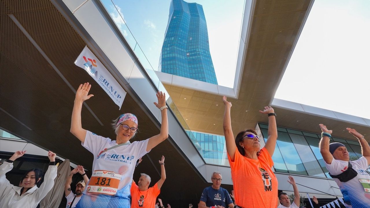 İzmir'de Kistik Fibrozisli Çocuklar İçin Gökdelen Tırmanma Yarışı Düzenlendi